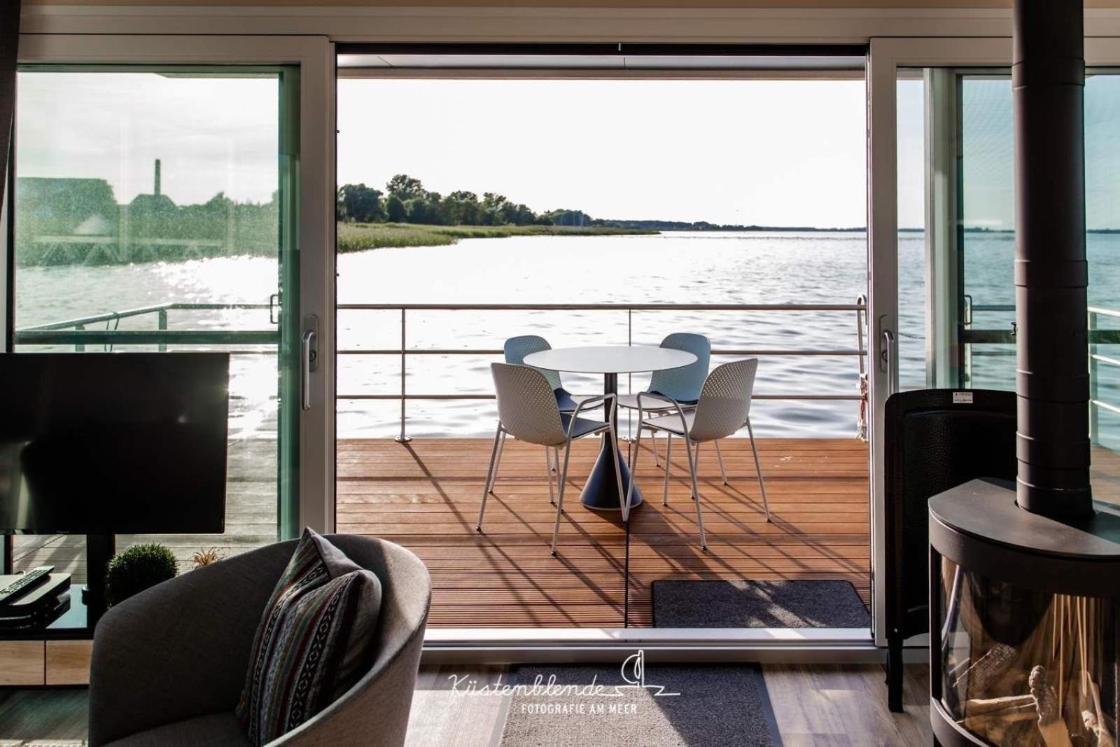 Hausboot Kranichnest Hotel Ribnitz-Damgarten Buitenkant foto