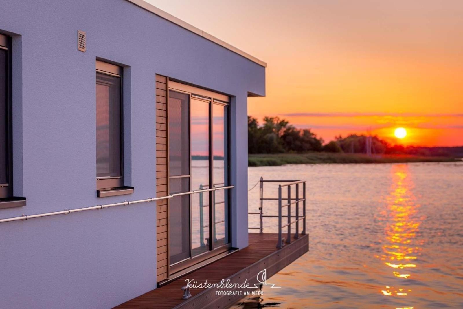 Hausboot Kranichnest Hotel Ribnitz-Damgarten Buitenkant foto